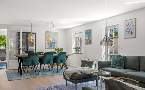 Murtuz - 900M from the Sea: Meubles, Design Intérieur, Sol, Canapé, Sol, Salon, Bois, Table, Chaise, Domicile