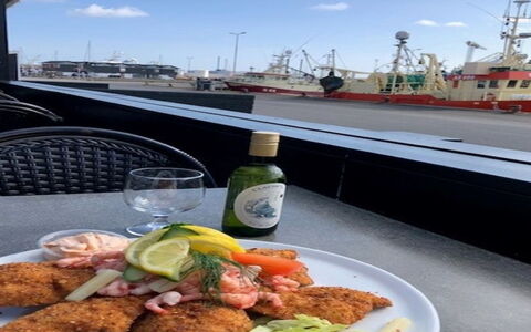 Murtuz - 900M from the Sea: Aliments, Vaisselle, Ingrédient, Navire, Vaisselle, Assiette, Serveware, Bateau