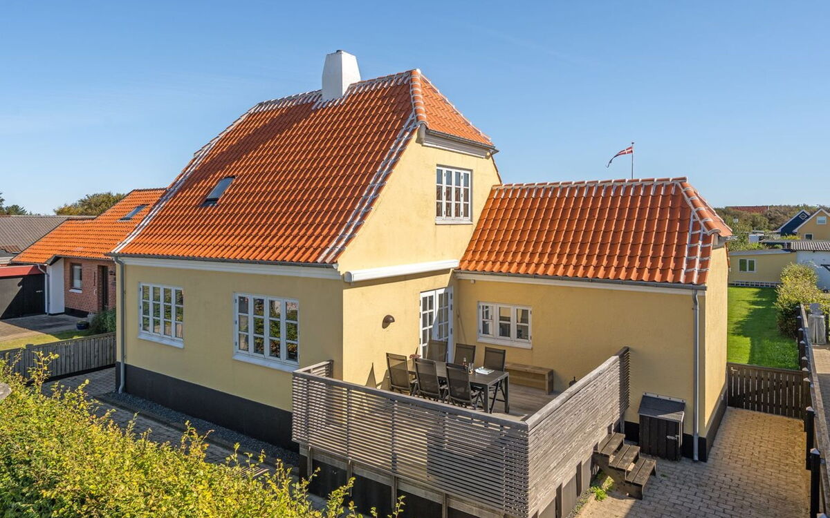 Kätlin - 1.1Km from the Sea