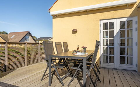 Kätlin - 1.1Km from the Sea: Domicile, Chalet, Siding, Dur, Ombre, Planche, Conception, Biens, Porche, Plate-Forme