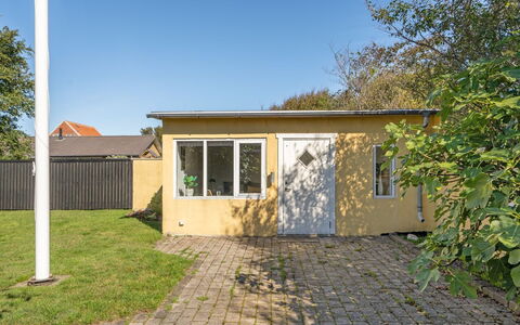 Kätlin - 1.1Km from the Sea: Herbe, Maison, Toit, Domicile, Chalet, Arbuste, Lot Terre, Zone Rurale, Ferme, Couverture De Sol