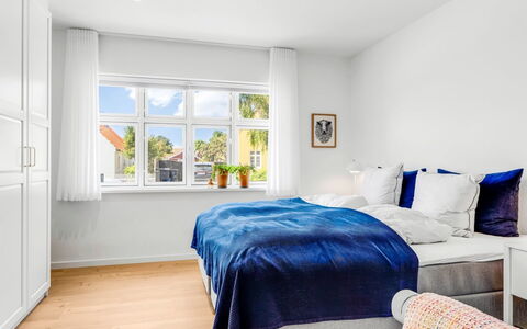 Hansiane - 500M from the Sea: Design Intérieur, Lit, Chambre, Meubles, Sol, Sol, Appartement, Literie, Drap De Lit, Linge