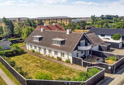 Canan - 1.6Km from the Sea: Bâtiment, Toit, Zone Résidentielle, Maison, Domicile, Lot Terre, Établissements Humains, Biens, Banlieue, Chalet