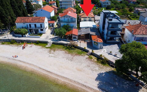 Zadar Sukošan 131: Bâtiment, Plante, L'Eau, Fenêtre, Arbre, Maison, Design Urbain, Plan D'Eau, Cotiers Et Relief Océaniques, Paysage