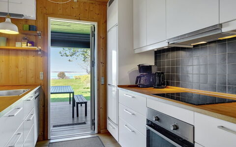 Iadrik - 85M to the Fjord: Cuisine, Bois, Appareil De Cuisine, Sol, Design Intérieur, Comptoir, Sol, Principaux Appliance, Électroménager, Cabinetry