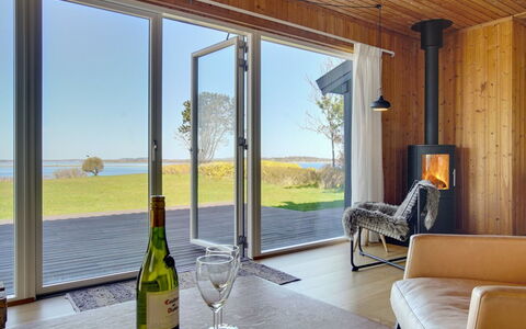 Iadrik - 85M to the Fjord: Toit, Maison, Domicile, Chalet, Siding, Biens, Allée, Batiments Jardin, Cour, Cabanon