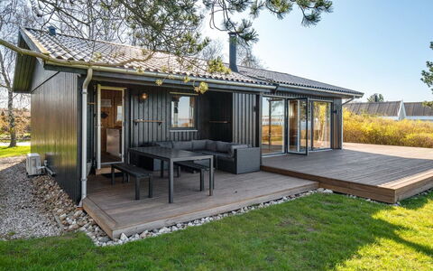 Iadrik - 85M to the Fjord: Toit, Maison, Domicile, Chalet, Siding, Biens, Allée, Batiments Jardin, Cour, Cabanon