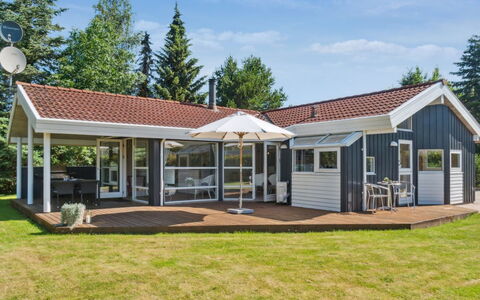 Rixa - 525M from the Sea: Herbe, Maison, Toit, Domicile, Chalet, Arbuste, Lot Terre, Zone Rurale, Ferme, Couverture De Sol