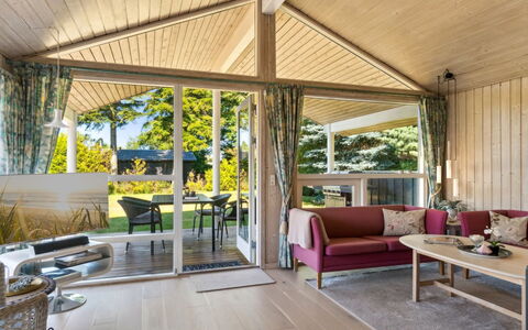 Rixa - 525M from the Sea: Herbe, Maison, Toit, Domicile, Chalet, Arbuste, Lot Terre, Zone Rurale, Ferme, Couverture De Sol