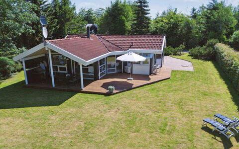 Rixa - 525M from the Sea: Herbe, Maison, Toit, Domicile, Chalet, Arbuste, Lot Terre, Zone Rurale, Ferme, Couverture De Sol