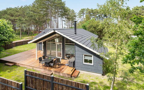 Doritte - 125M from the Sea: Maison, Domicile, Zone Résidentielle, Toit, Chalet, Lot Terre, Biens, Cour, Jardin, Siding