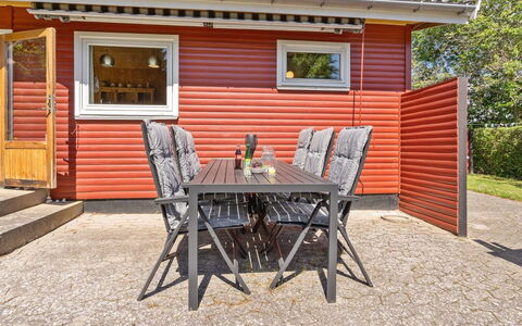 Hege - 450M from the Sea: Bois, Siding, Tache De Bois, Porte, Chalet, Dur, Planche, Batiments Jardin, Cabanon, Ombre