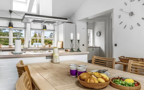 Amon - 670M from the Sea: Meubles, Design Intérieur, Sol, Sol, Cuisine, Comptoir, Luminaire, Bois, Plafond, Chaise