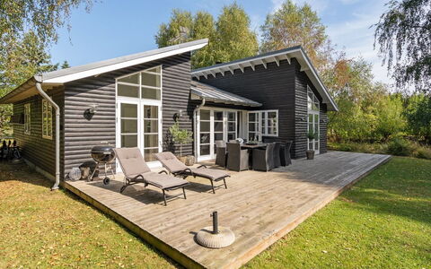 Amon - 670M from the Sea: Chalet, Domicile, Siding, Biens, Ferme, Porche, Cour, Pelouse, Arrière-Cour, Batiments Jardin