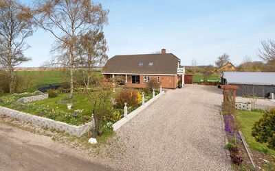 Delina - 200M from the Sea