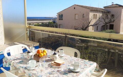 Cavalaire 180: Propriété, Vacances, Table, Pièce, Maison, Immobilier, Bâtiment, Tourisme, Restaurant, Architecture
