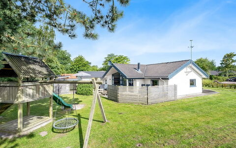 Truls - 800M from the Sea: Domicile, Chalet, Porche, Siding, Ferme, Structure En Plein Air