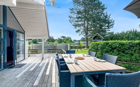 Truls - 800M from the Sea: Domicile, Chalet, Porche, Siding, Ferme, Structure En Plein Air