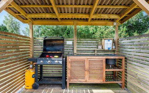 Truls - 800M from the Sea: Domicile, Chalet, Porche, Siding, Ferme, Structure En Plein Air