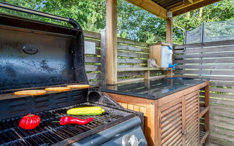 Truls - 800M from the Sea: Domicile, Chalet, Porche, Siding, Ferme, Structure En Plein Air