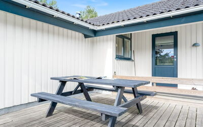 Truls - 800M from the Sea