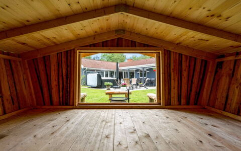 Sverker - 300M from the Sea: Toit, Maison, Domicile, Chalet, Porte, Siding, Plate-Forme, Porche, Planche, Dur