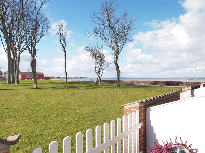 Elevus - 10M from the Sea