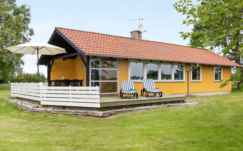 Janne - 400M from the Sea: Bleu, Arbuste, Chalet, Couverture De Sol, Jardin, Biens, Ombre, Aménagement Paysager, Ferme, Eco Hôtel