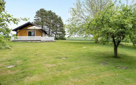 Janne - 400M from the Sea: Bois, Tache De Bois, Planche, Dur, Chalet, Plate-Forme, Siding, Ombre, Parquet, Batiments Jardin