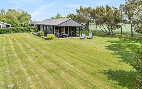 Veljan - 400M from the Sea: Toit, Domicile, Maison, Siding, Chalet, Composite, Porte, Fenêtre À Guillotine, Biens, Cheminée