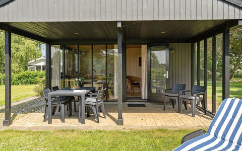 Veljan - 400M from the Sea: Toit, Maison, Lot Terre, Domicile, Chalet, Biens, Batiments Jardin, Ombre, Cabane En Rondins, Aménagement Paysager