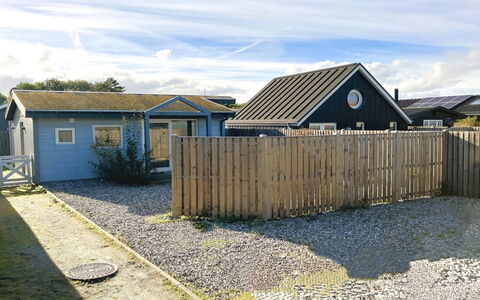 Alvina - 25M from the Sea: Bleu, Arbuste, Chalet, Couverture De Sol, Jardin, Biens, Ombre, Aménagement Paysager, Ferme, Eco Hôtel