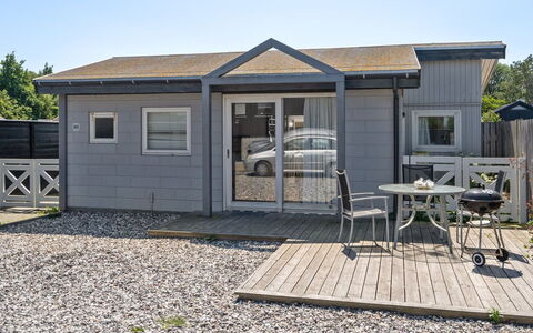 Alvina - 25M from the Sea: Bleu, Arbuste, Chalet, Couverture De Sol, Jardin, Biens, Ombre, Aménagement Paysager, Ferme, Eco Hôtel