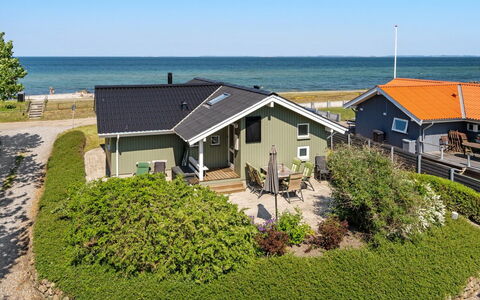 Diertje - 10M from the Sea