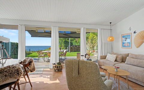Daike - 25M from the Sea: Meubles, Bois, Sol, Sol, Design Intérieur, Domicile, Canapé, Chaise, Salon, Parquet