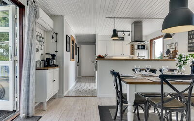 Lillan - 250M from the Sea