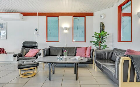 Emly - 1.1Km from the Sea: Meubles, Design Intérieur, Sol, Plafond, Sol, Canapé, Table, Éclairage, Salon, Domicile