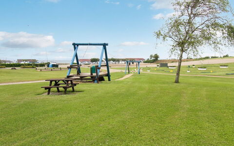 Sointu - 250M from the Sea: Toit, Maison, Domicile, Chalet, Siding, Biens, Allée, Batiments Jardin, Cour, Cabanon