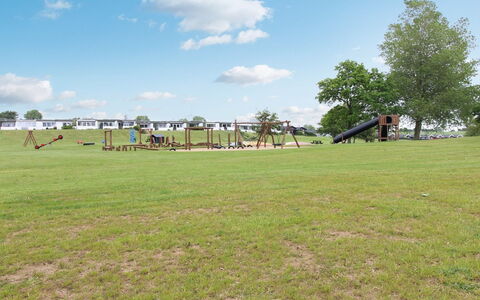 Sointu - 250M from the Sea: Toit, Chalet, Domicile, Ombre, Siding, Ferme, Porche, Structure En Plein Air, Batiments Jardin