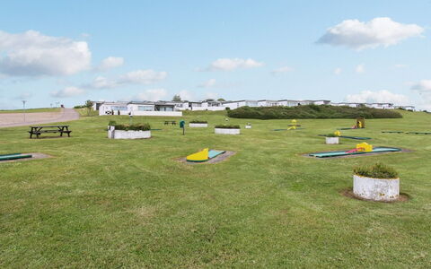 Sointu - 250M from the Sea: Toit, Chalet, Domicile, Ombre, Siding, Ferme, Porche, Structure En Plein Air, Batiments Jardin