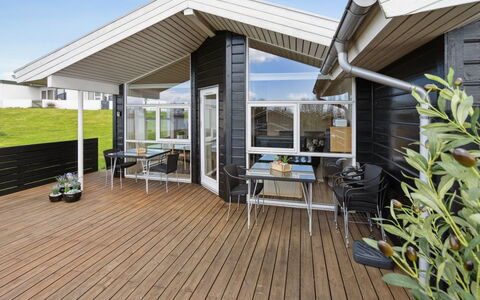 Sointu - 250M from the Sea: Toit, Maison, Domicile, Chalet, Siding, Biens, Allée, Batiments Jardin, Cour, Cabanon