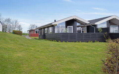 Sointu - 250M from the Sea: Toit, Maison, Domicile, Chalet, Siding, Biens, Allée, Batiments Jardin, Cour, Cabanon