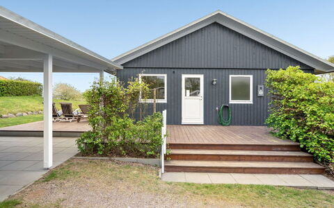Ankarl - 700M from the Sea: Maison, Toit, Domicile, Chalet, Biens, Ferme, Villa, Porche, Siding