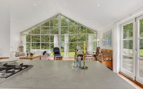 Bjerund - 250M from the Sea: Bleu, Arbuste, Chalet, Couverture De Sol, Jardin, Biens, Ombre, Aménagement Paysager, Ferme, Eco Hôtel
