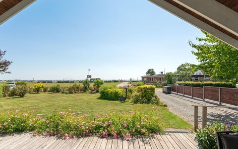 Kaike - 100M from the Sea: Maison, Toit, Domicile, Chalet, Biens, Ferme, Villa, Porche, Siding