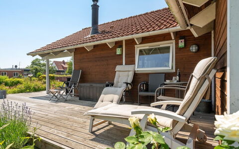 Kaike - 100M from the Sea: Maison, Toit, Domicile, Chalet, Biens, Ferme, Villa, Porche, Siding
