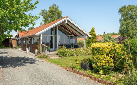 Kaike - 100M from the Sea: Bleu, Arbuste, Chalet, Couverture De Sol, Jardin, Biens, Ombre, Aménagement Paysager, Ferme, Eco Hôtel