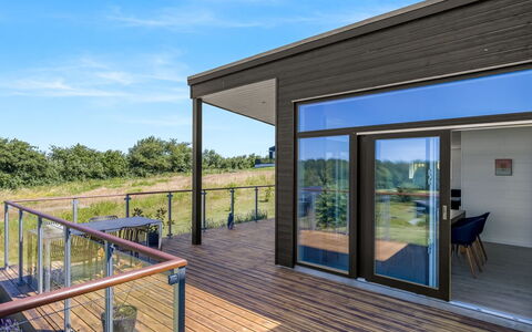 Klarin - 350M from the Sea: Bois, Parquet, Plate-Forme, Dur, Composite, Porche, Planche, Tache De Bois, Boardwalk, Balcon