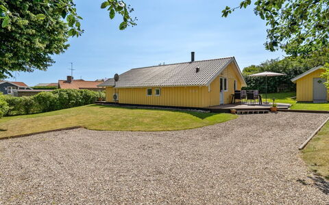 Hwiting - 200M from the Sea: Toit, Maison, Zone Résidentielle, Domicile, Architecture, Chalet, Lot Terre, Établissements Humains, Biens, Ferme