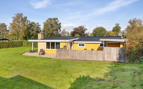 Nane - 80M from the Sea: Herbe, Maison, Toit, Chalet, Domicile, Arbuste, Ferme, Lot Terre, Zone Rurale